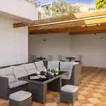 Villa Awesome