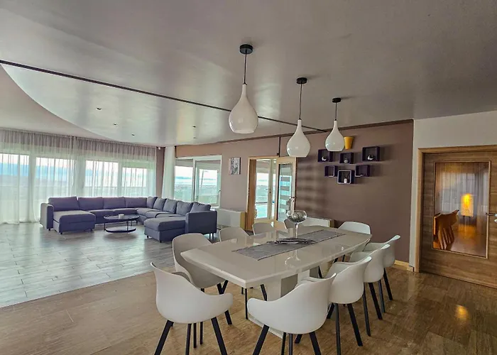Villa Awesome Split